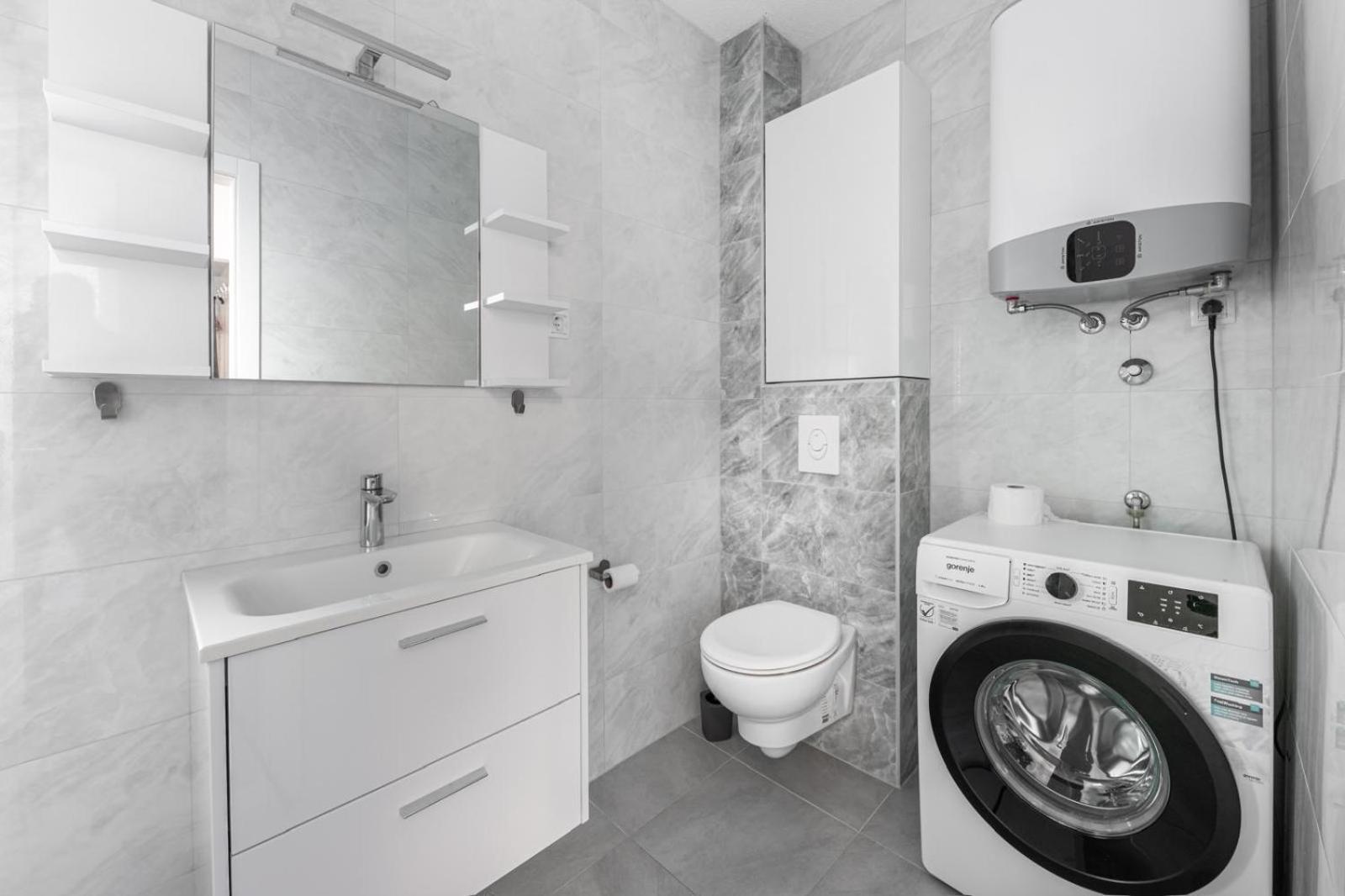 Theo Seaview Apartment