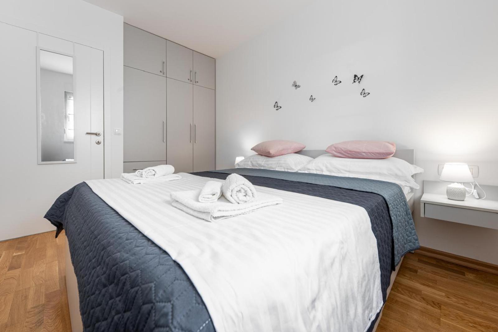 Theo Seaview Apartment